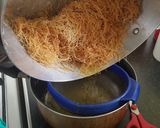 A picture of step 2 of Brown rice sweet vermicelli.