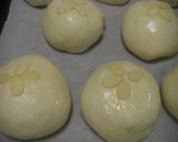 A picture of step 12 of My Daughter's Favorite Cream Buns.