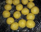 Foto langkah ke 3 dari resep Sate bola-bola pisang.