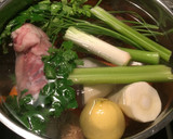 Foto del paso 4 de la receta: Caldo para cuando estamos malitos