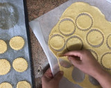 Foto del paso 2 de la receta: Galletas saladas para aperitivos muy ricas y fáciles de hacer