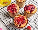 Foto langkah ke 8 dari resep Strawberry Cheese Muffin.