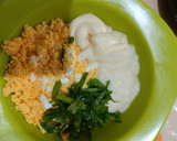 Foto langkah ke 3 dari resep Egg Mayonaise Sandwich.