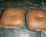 A picture of step 5 of White chocolate molten lawa.