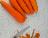 Foto del paso 1 de la receta: Budín de zanahorias pimientos y zapallito
