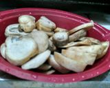 Foto langkah ke 1 dari resep 61. Sop oyong jamur.