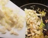 Foto del paso 2 de la receta: Tartaletta de puerro y pera