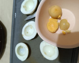 Foto langkah ke 1 dari resep Egg Mayonaise Sandwich.