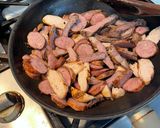 Foto del paso 4 de la receta: Tallarín saltado criollo con sobras de parrillada !