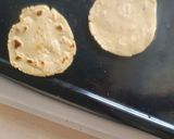 Foto del paso 5 de la receta: Sopes con salsa, crema y queso