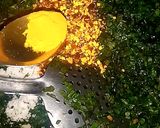A picture of step 3 of Aloo Palak.
