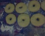 Foto langkah ke 4 dari resep Donat empuk tanpa kentang.