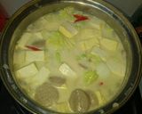 Foto langkah ke 4 dari resep Sawi Putih BaTu (Bakso Tahu) Kuah Santan.