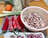 Foto langkah ke 1 dari resep Sambal Bawang Cumi🌶.