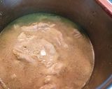 A picture of step 1 of Saffron chicken mushroom stew.