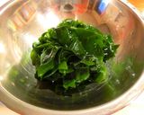 A picture of step 3 of Boiled Tofu with Lots of Wakame with Korean Sauce.