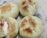 Foto del paso 5 de la receta: Pancitos rellenos de jamón y queso SIN HORNO