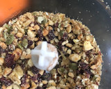 Foto del paso 1 de la receta: Muffins de avena, frutas pasas y miel... no vas a querer dejar de comerlos!