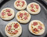 Foto del paso 7 de la receta: Pizzetas perfectas en 40 minutos! - No derrames más el queso 🧀!