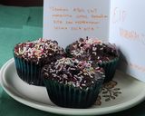 Foto langkah ke 4 dari resep Hampers Chocolate Cupcakes.