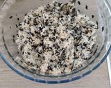 Foto langkah ke 2 dari resep Seaweed Rice Ball.