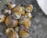 Hình bước làm 1 của món Cút lộn xào me