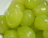 A picture of step 6 of Muscat Grapes in Wine Jelly.