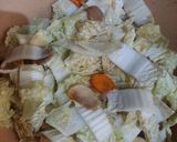 Foto langkah ke 3 dari resep Tumis sawi putih bakso.