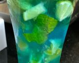 A picture of step 4 of Citrus Curaçao Punch.
