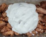 Foto del paso 1 de la receta: 🥙Shawarma de pollo en pan pita 🥙 con vegetales y dos salsas 🥙