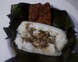 Foto langkah ke 7 dari resep Nasi Bakar Isi Tumis Tongkol.