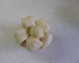 A picture of step 11 of Milky Wreath Bread.