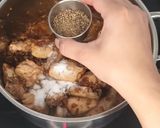 A picture of step 8 of Chicken hara masala.