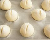 A picture of step 4 of Lys d'Or Mini French Bread.