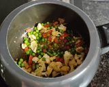 A picture of step 4 of Healthy Veg Daliya.