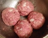 A picture of step 1 of Salisbury Steak.