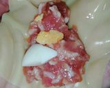 รูปขั้นตอนการทำที่ 4 ของ เกี๊ยวน้ำไส้ไข่ต้ม หมูบด