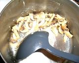A picture of step 3 of All-Purpose Balsamic Sauce with Mushrooms.