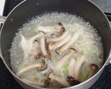 A picture of step 3 of Easy ♪ 15 Minute Shimeji Mushroom and Leek Soup.