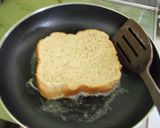 A picture of step 4 of Cafe Latte French Toast.