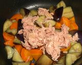 A picture of step 3 of Curry-flavoured Bean Sprouts and Tuna over Thickened Veggie Sauce.