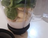 A picture of step 1 of Healthy smoothie.