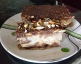 A picture of step 7 of Banana Marie cake (No bake).