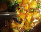 A picture of step 3 of Potatoes peas vegetable.