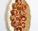 صورة لخطوة 9 من وصفة ميني بيتزا بصلصه لذيذة وسريعه 🍕