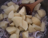 Foto del paso 4 de la receta: Guisado de calamares para el viernes