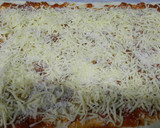 Foto del paso 6 de la receta: Pizza de salsa de tomate con carne