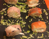 Foto del paso 9 de la receta: Canapés con pan Bimbo de pollo relleno con trufa y pistachos