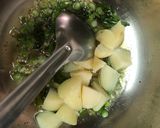 A picture of step 2 of Sabudana with green matar.