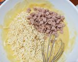 Foto langkah ke 4 dari resep Sausage Cheese Muffin.
